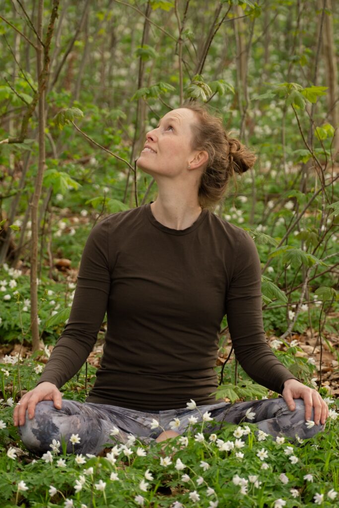- Krop og Natur - Yoga eller træning i naturen